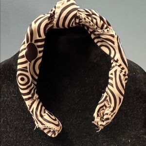 Stylish Black and Cream Headband